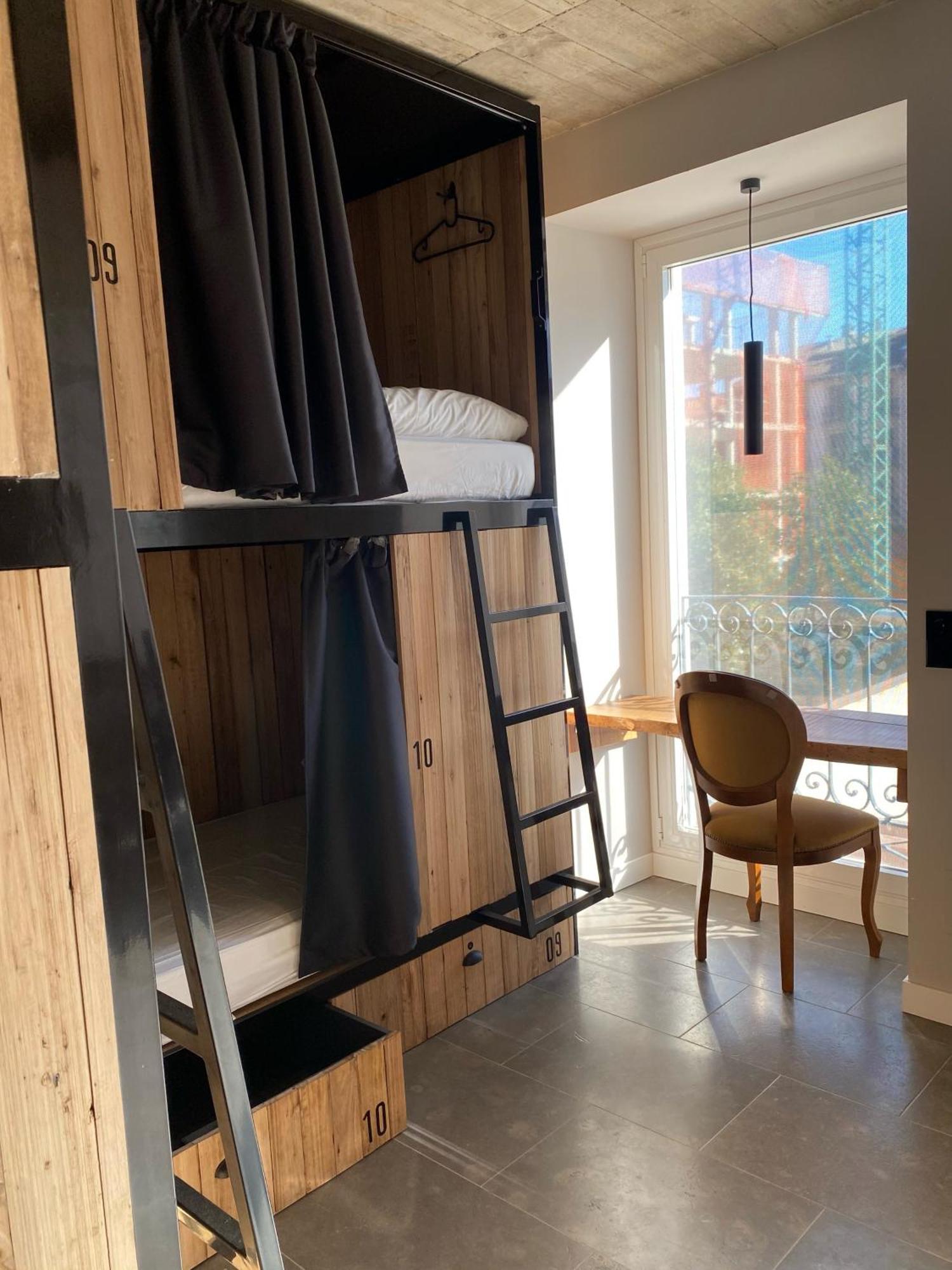 Bed 12-Bed Mixed Dormitory Room